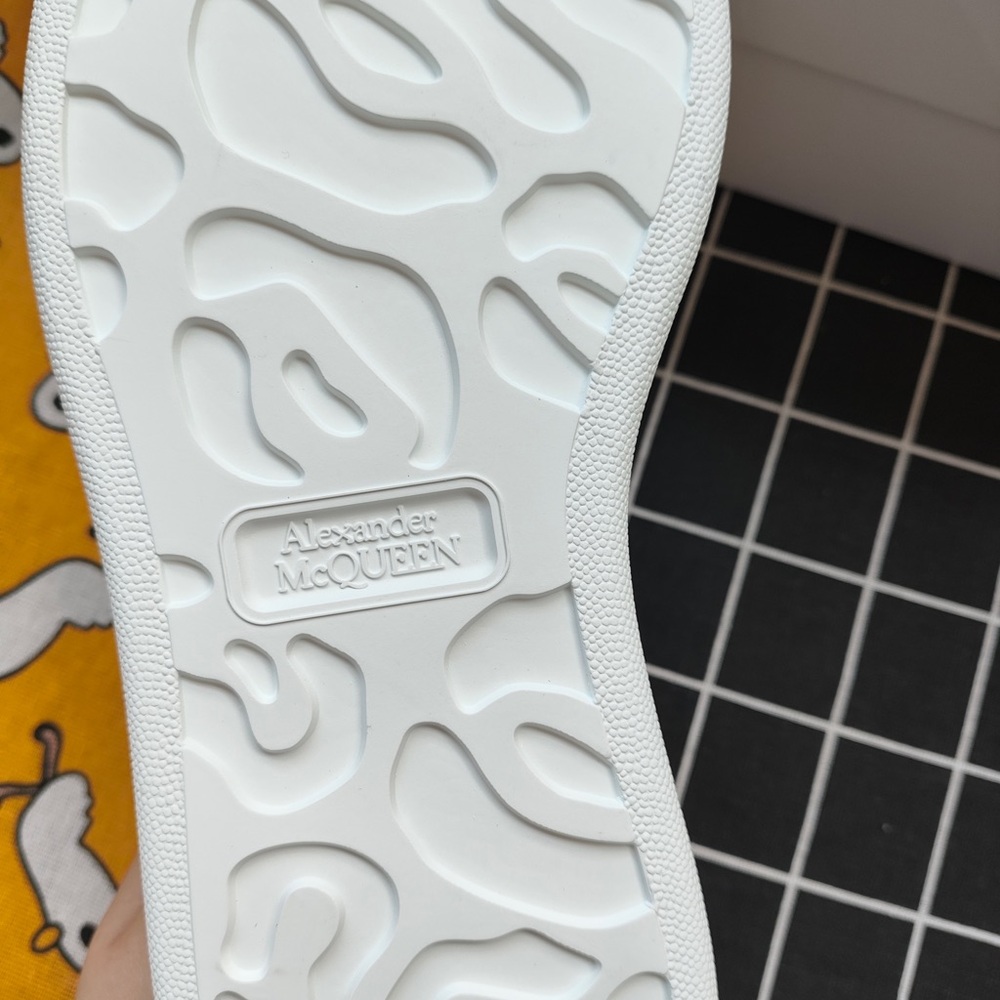 Alexander McQueen White Leather Platform Sneakers - Picture 4 of 4